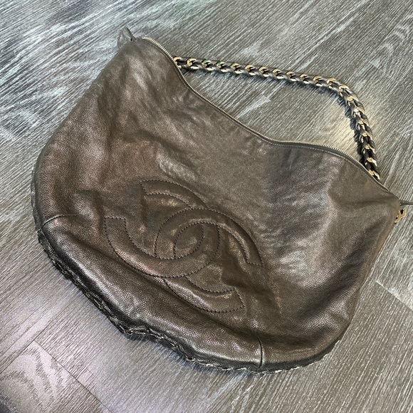 CHANEL bag black caviar and gunmetal hardware - Picture 2 of 7